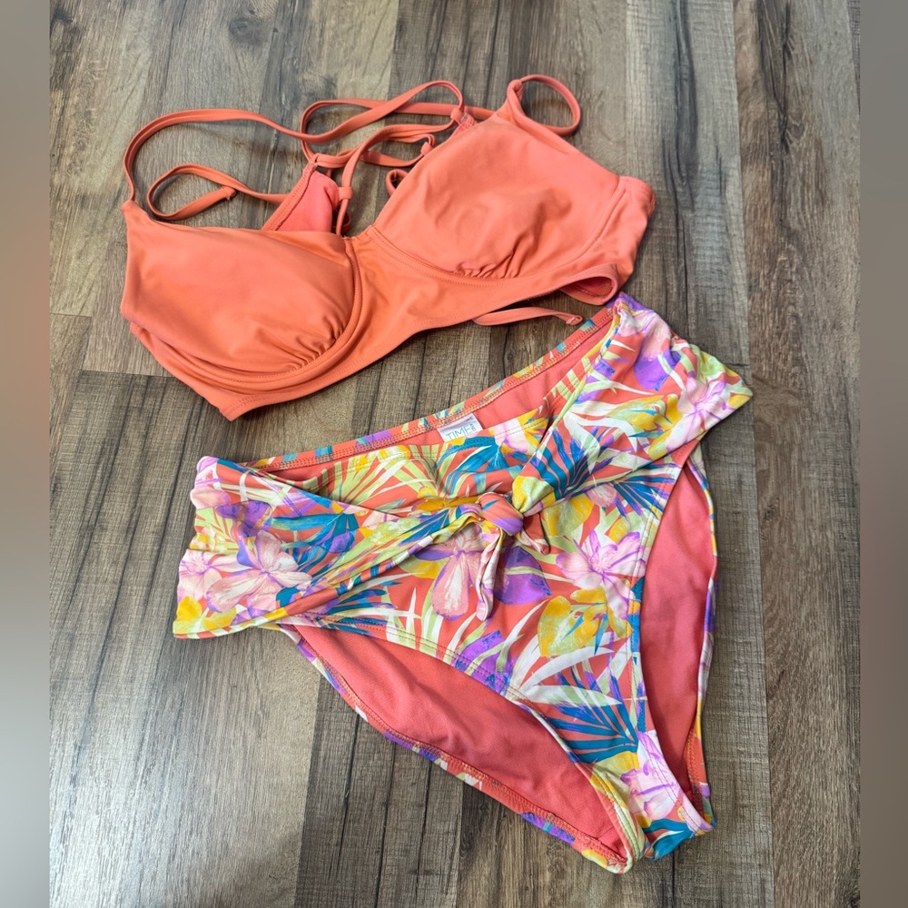 ⭐️ Time and Tru Vibrant Orange and Floral Bikini Set